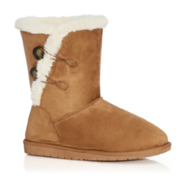 Avenue Shoes - Avenue WW Shoes Women’s size: 7W Zoey Fur Lined Suede Boot New
